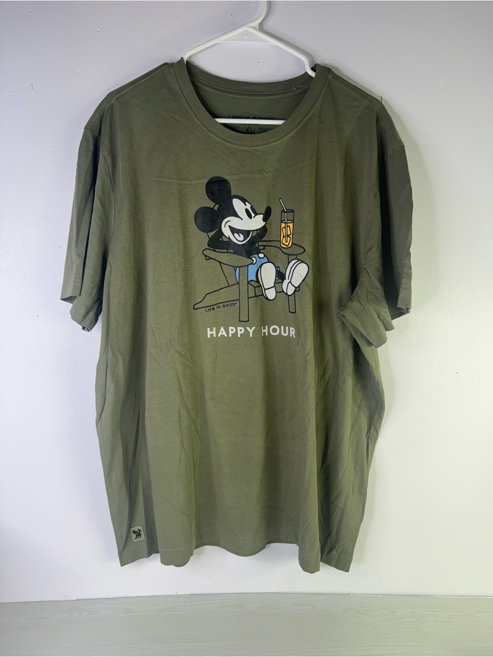 Life is Good Disney Mickey Mouse "Happy Hour" graphic t-shirt mens XL